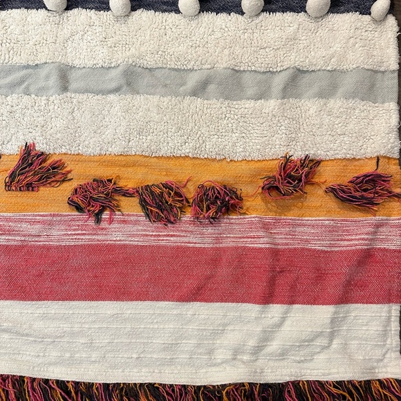 Beautiful Artistic Accent Carpet 100% Cotton - Picture 7 of 11